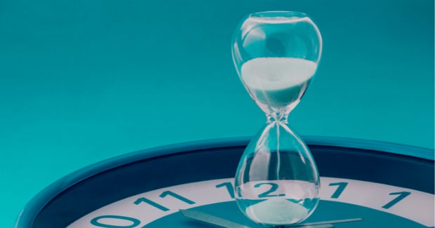 A clock and an hourglass to depict time running out for SAP ECC ERP users